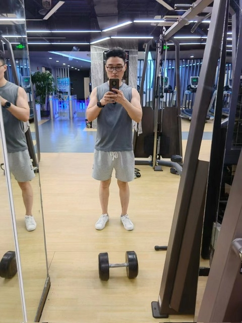 超哥的第二张照片--郑州认干亲服务网