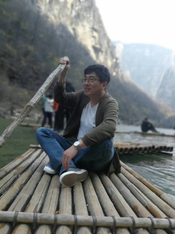 风被吹走了的第二张照片--郑州认干亲服务网